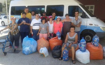 Μαζεύουν καπάκια, μοιράζουν χαμόγελα