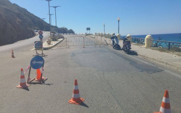 Κλειστός από το πρωί ο δρόμος στις Κάτω Πέτρες, λόγω βλάβης σε αγωγό