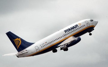 Ryanair: Μειώνει τις θέσεις της στην Ελλάδα για το επόμενο καλοκαίρι, με αιχμές κατά της κυβέρνησης
