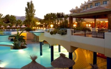 Το Atrium Palace  δημοφιλέστερο ξενοδοχείο των Γερμανών το Σεπτέμβριο