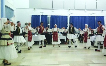 Mαθήματα παραδοσιακών χορών από τον Σύλλογο Ρουμελιωτών Ρόδου