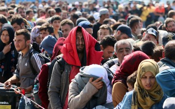 Μπαράζ συλλήψεων και διώξεων σε ιδιοκτήτες καταλυμάτων που «φιλοξενούν» μετανάστες