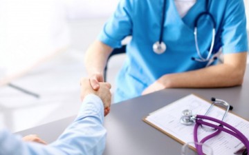 Γενικοί Γιατροί: Δώστε μας κίνητρα να καλύψουμε τις άγονες περιοχές! Τι ζητούν από το υπ.Υγείας