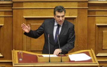 Μάνος Κόνσολας: «Η μείωση των εσόδων από τον τουρισμό, διαμορφώνει υφεσιακή τάση»