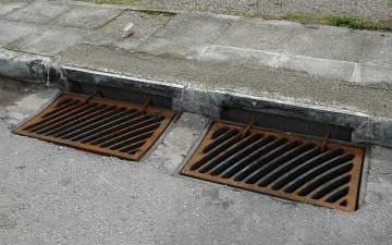 Ιδιώτης θα καθαρίσει τα φρεάτια των κεντρικών οδικών αξόνων στο νησί μας