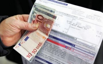 Μόνο μετρητά στη ΔΕΗ