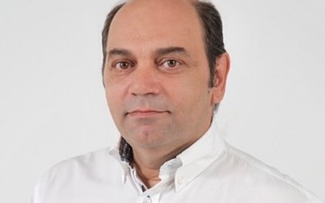 Δημήτρης Τσίκκης: «Φοράω παντελόνια γιατί τ’ αξίζω και όχι γιατί είναι της μόδας»