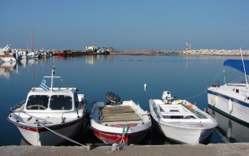 Οργή (λαού) για  το λιμανάκι των Φανών