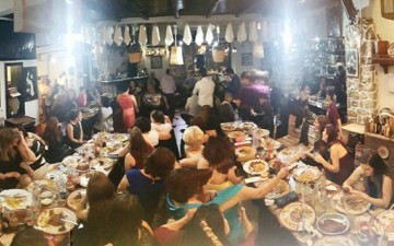 Ζωντανή κρητική και νησιώτικη βραδιά στην Πολλωνιάτισα