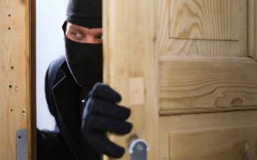 Αφαίρεσαν εργαλεία και ηλεκτρονικές συσκευές από αποθήκη ξενοδοχείου της Ρόδου