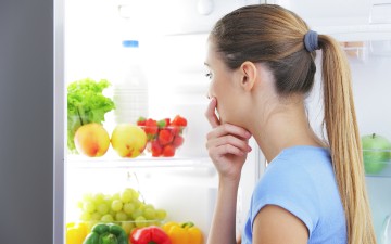 Επτά πράγματα που πρέπει να  πετάξεις τώρα από το ψυγείο σου