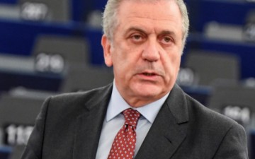 Εμπειρογνώμονες ζητά για  τα νησιά ο Δ. Αβραμόπουλος