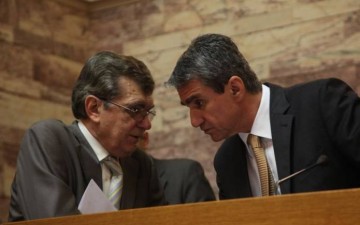 Άγριος τσακωμός Κρεμαστινού – Λοβέρδου στη Βουλή