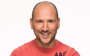 Ο Νίκος Χαλκούσης στο Ronda Bar - Restaurant