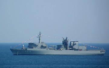 Βοήθεια σε ακρίτες από το πολεμικό ναυτικό