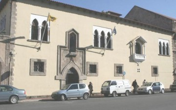 Τρόφιμα σε 1200 οικογένειες από την Ιερά Μητρόπολη Ρόδου