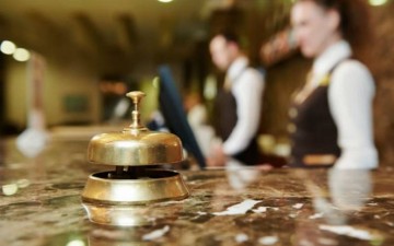 Δεν θα εφαρμοστεί το τέλος διανυκτέρευσης, λέει η Έλενα Κουντουρά