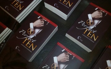 Το Perfect Ten  παρουσιάστηκε στην Αθήνα