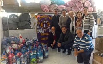 Η Λέσχη Lions Ρόδου προσφέρει πλαστικά καπάκια για αναπηρικό αμαξίδιο