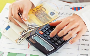 «Στενάζουν»  τα... πινάκια  των δικαστηρίων  από τα χρέη