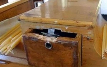 Έκλεψε 100 ευρώ από το παγκάρι