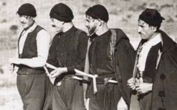 1865 - Δύο Κρητικοί