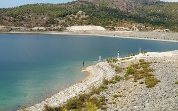 Στα όρια της υπερχείλισης  βρίσκεται το φράγμα του Γαδουρά