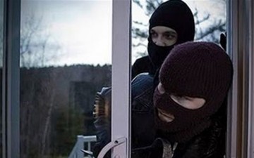 «Μαφιόζικη» ληστεία στη Ρόδο από τρεις κουκουλοφόρους