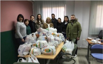 Τρόφιμα προσέφερε  η ΟΝΝΕΔ Δωδεκανήσου