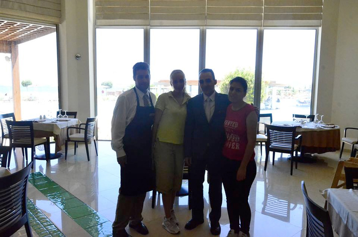 Οι σπουδαστές από το τμήμα Hotel Management με τον Sous Maitre'd  κ. Κουρκλίδη Κώστα στο ξενοδοχείο Εlysium Resort & Spa