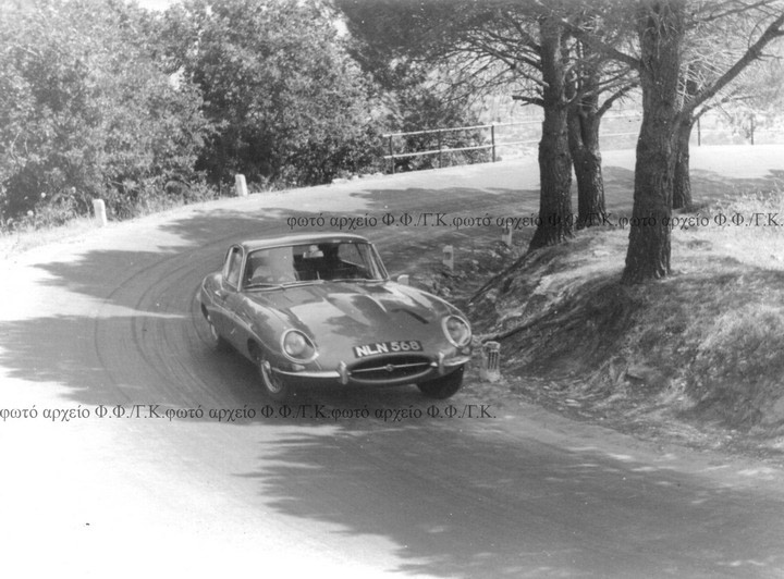 1962. ΑΝΑΒΑΣΗ ΦΙΛΕΡΗΜΟΥ.  Νομικός με Jaguar E  (Car & Driver)