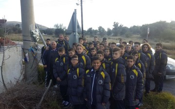 Λουλούδια αγάπης και μνήμης από τις μικτές Δωδεκανήσου