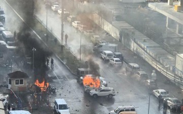 Ισχυρή έκρηξη στη Σμύρνη - Αστυνομικοί πυροβόλησαν και σκότωσαν έναν ύποπτο