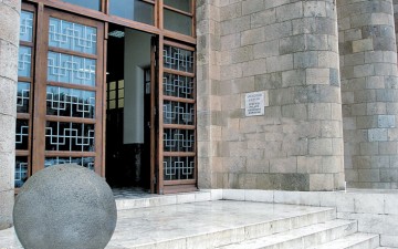 Αθώος ο πατέρας, ένοχος ο γιος για υποθέσεις ναρκωτικών και οπλων