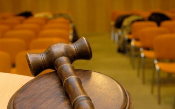 Αναβλήθηκε η δίκη για τον βιασμό της πρώην αρραβωνιαστικιάς