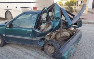 Νέο τροχαίο στη Ρόδο: Νεαρή οδηγός γλίτωσε από του «Χάρου τα δόντια»