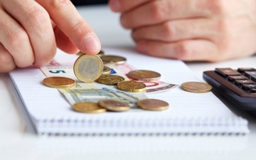 Νέα εγκύκλιος για τις ασφαλιστικές εισφορές ελεύθερων επαγγελματιών και αυτοαπασχολουμένων 