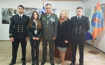 Όλη η οικογένεια υπηρετεί την πατρίδα!