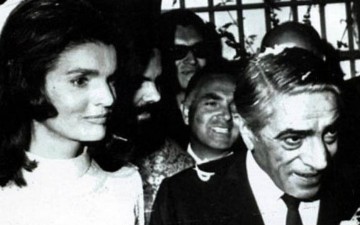 Στη Ρόδο ήρθαν γαμήλιο ταξίδι  ο Ωνάσης και η Τζάκι!