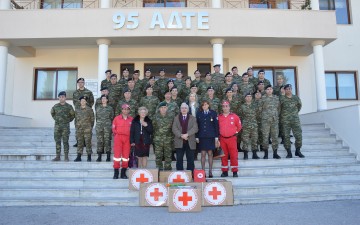 Υγειονομικό υλικό  για το Καστελλόριζο  από τον Ερυθρό Σταυρό