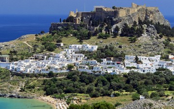 Αθωώθηκαν για τη φθορά μνημείου στη Λίνδο