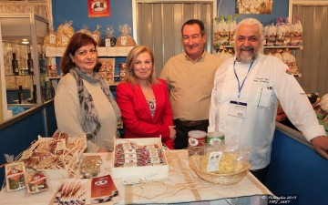 Παραδοσιακά  ζυμαρικά και  προϊόντα σύκου από τα  “Χειρομύλια”