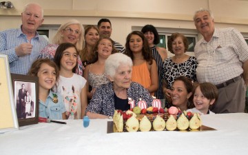 Γιόρτασε τα 100 χρόνια της στην Αυστραλία η Κατερίνα Ευθυμίου