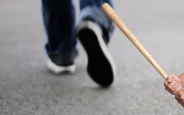Ρόδος: Με καρεκλοπόδαρο επιτέθηκε και λήστεψε 27χρονο