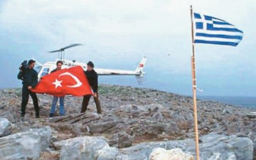 «Έχω μετανιώσει που κατέβασα την ελληνική σημαία στα Ίμια»