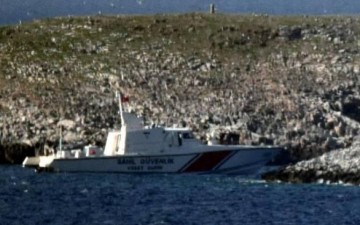 «Μυρίζει μπαρούτι» στο Αιγαίο - Η τουρκική ακτοφυλακή στα 2 μέτρα από τα Ίμια