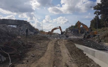 Η κατεδαφισμένη γέφυρα Αφάντου υπό το φως της ημέρας (φωτορεπορτάζ)