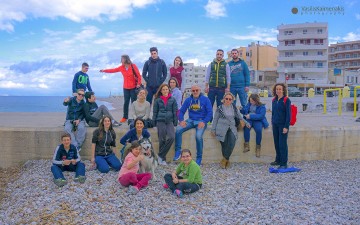 Καθαρισμός της παραλίας από το Πειραματικό σχολείο