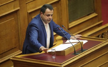 Σαντορινιός: Πιθανό αντίμετρο η μείωση φόρων για τους κατοίκους του Αιγαίου