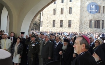 «Μελανό σημείο» η απουσία εκπροσώπου της κυβέρνησης την 7η Μαρτίου